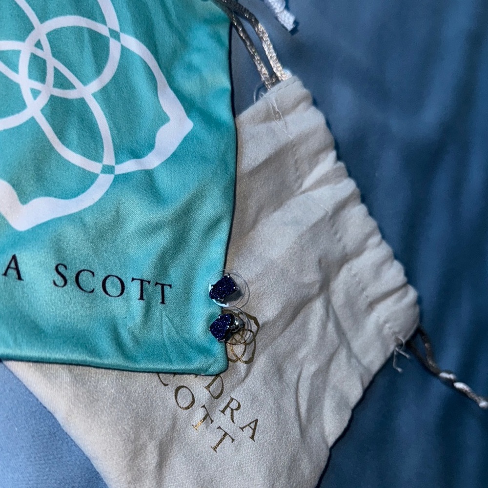 Kendra Scott Teal Pouch with Blue Earrings